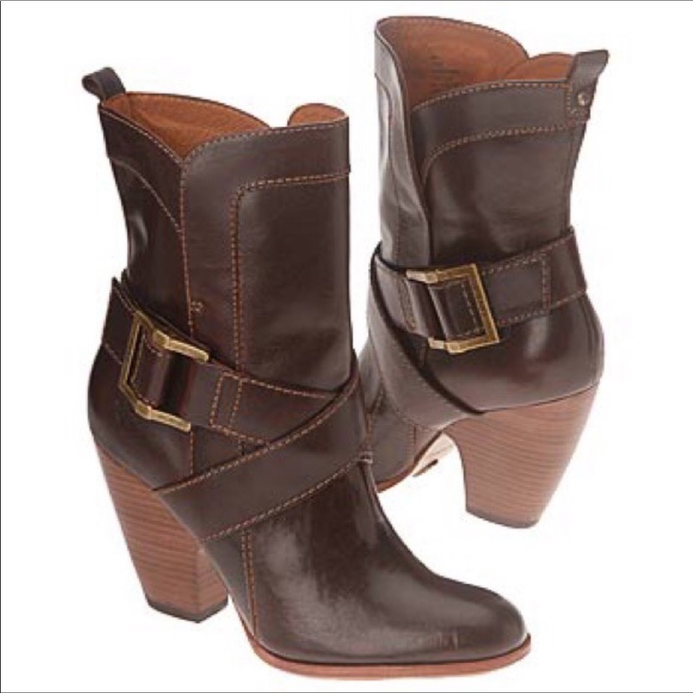 Frye leather “andrea” boots 👢 siz 6.5 EUC ❤️